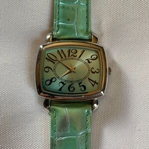 Working Green Pearlescent Watch with Brand New Battery!